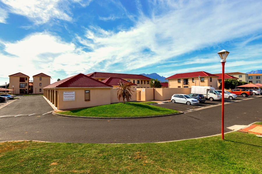 3 Bedroom Property for Sale in Guldenland Western Cape